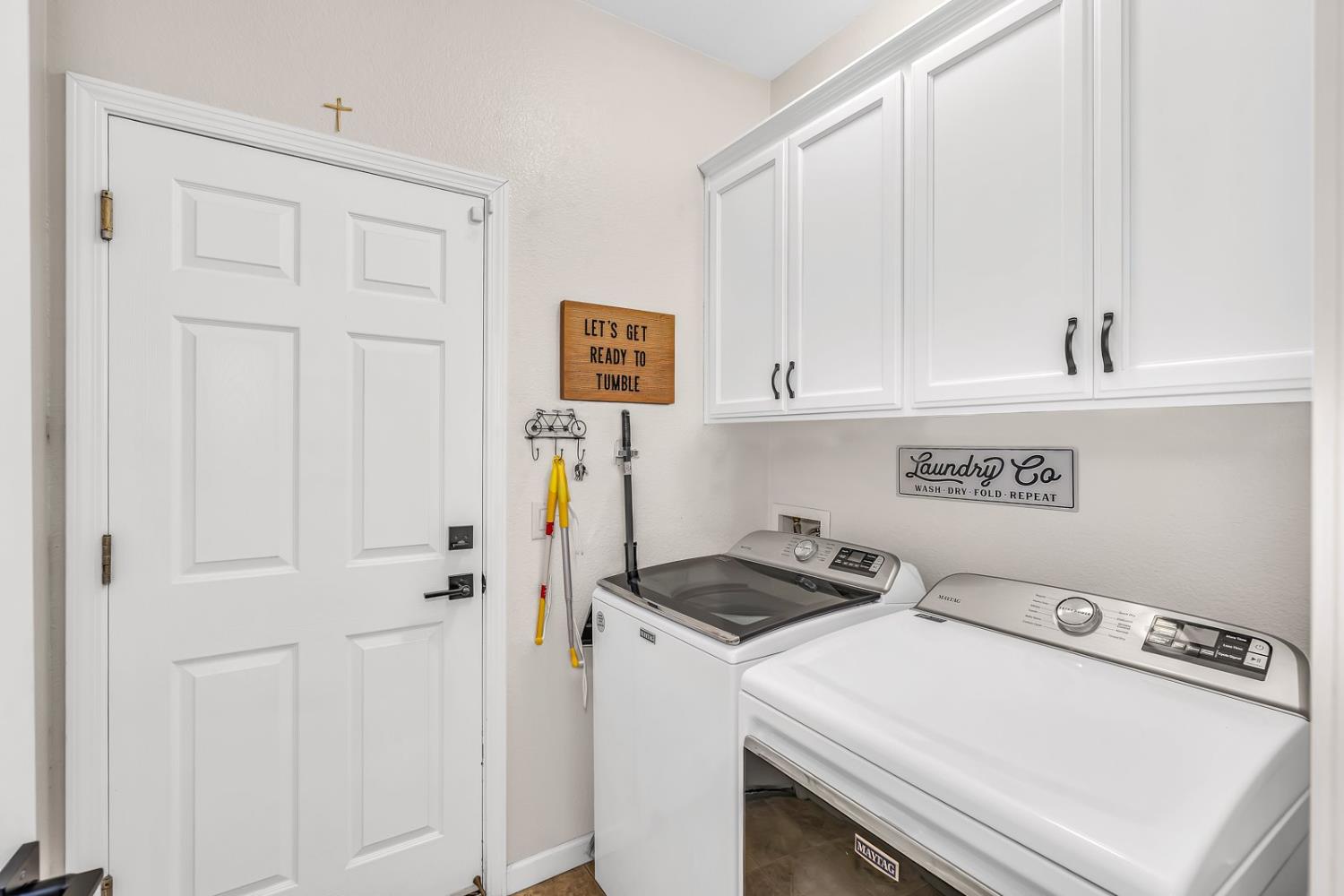 Los Banos, California 93635, United States, 3 Bedrooms Bedrooms, ,2 BathroomsBathrooms,Residential,Pending,128996