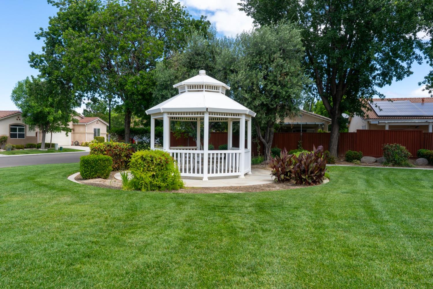 Los Banos, California 93635, United States, 3 Bedrooms Bedrooms, ,2 BathroomsBathrooms,Residential,Pending,128996