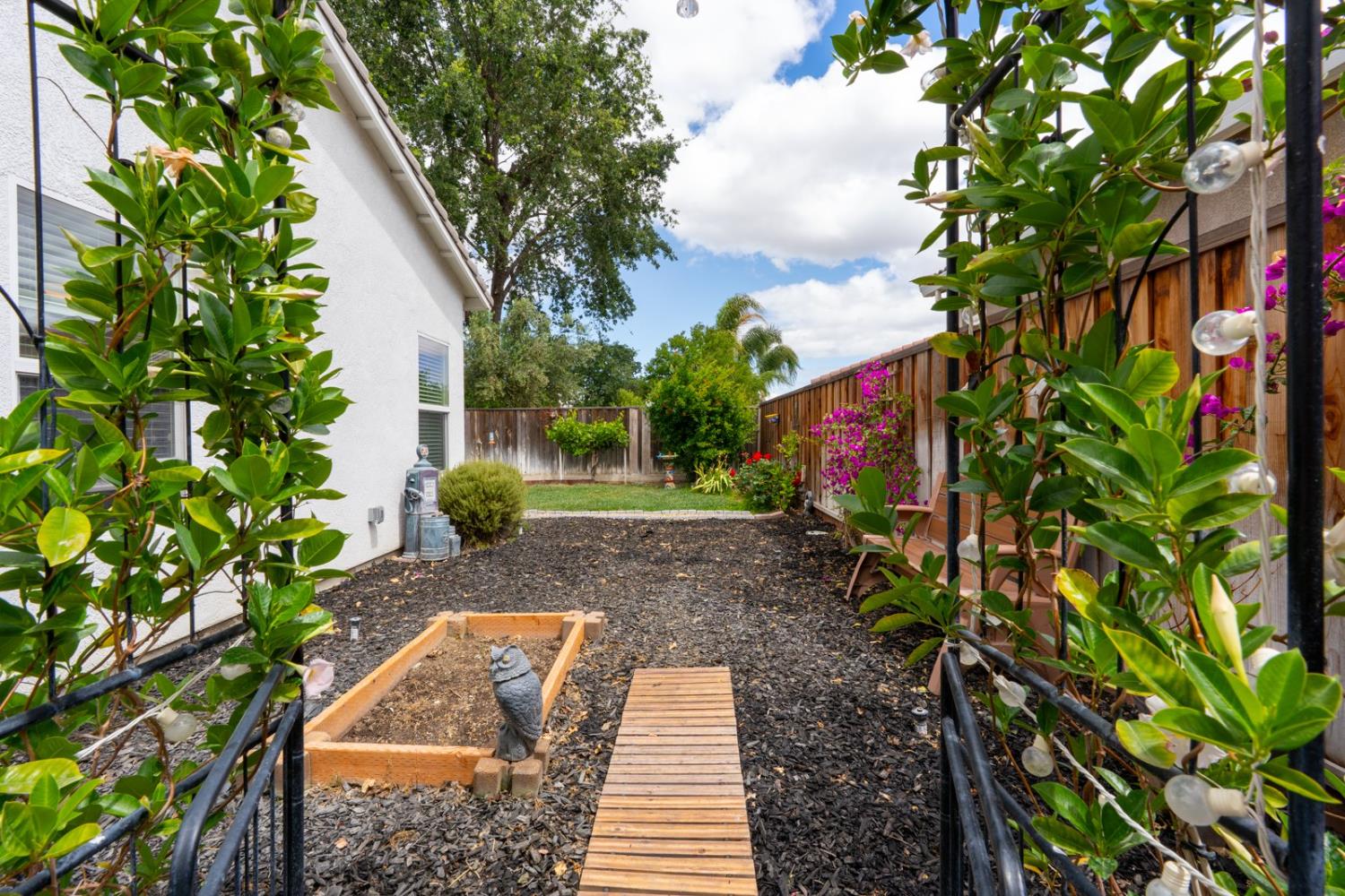 Los Banos, California 93635, United States, 3 Bedrooms Bedrooms, ,2 BathroomsBathrooms,Residential,Pending,128996