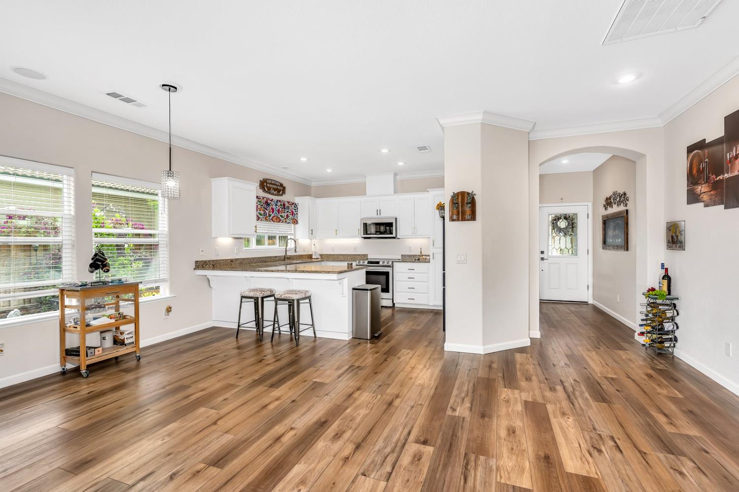 Los Banos, California 93635, United States, 3 Bedrooms Bedrooms, ,2 BathroomsBathrooms,Residential,Pending,128996