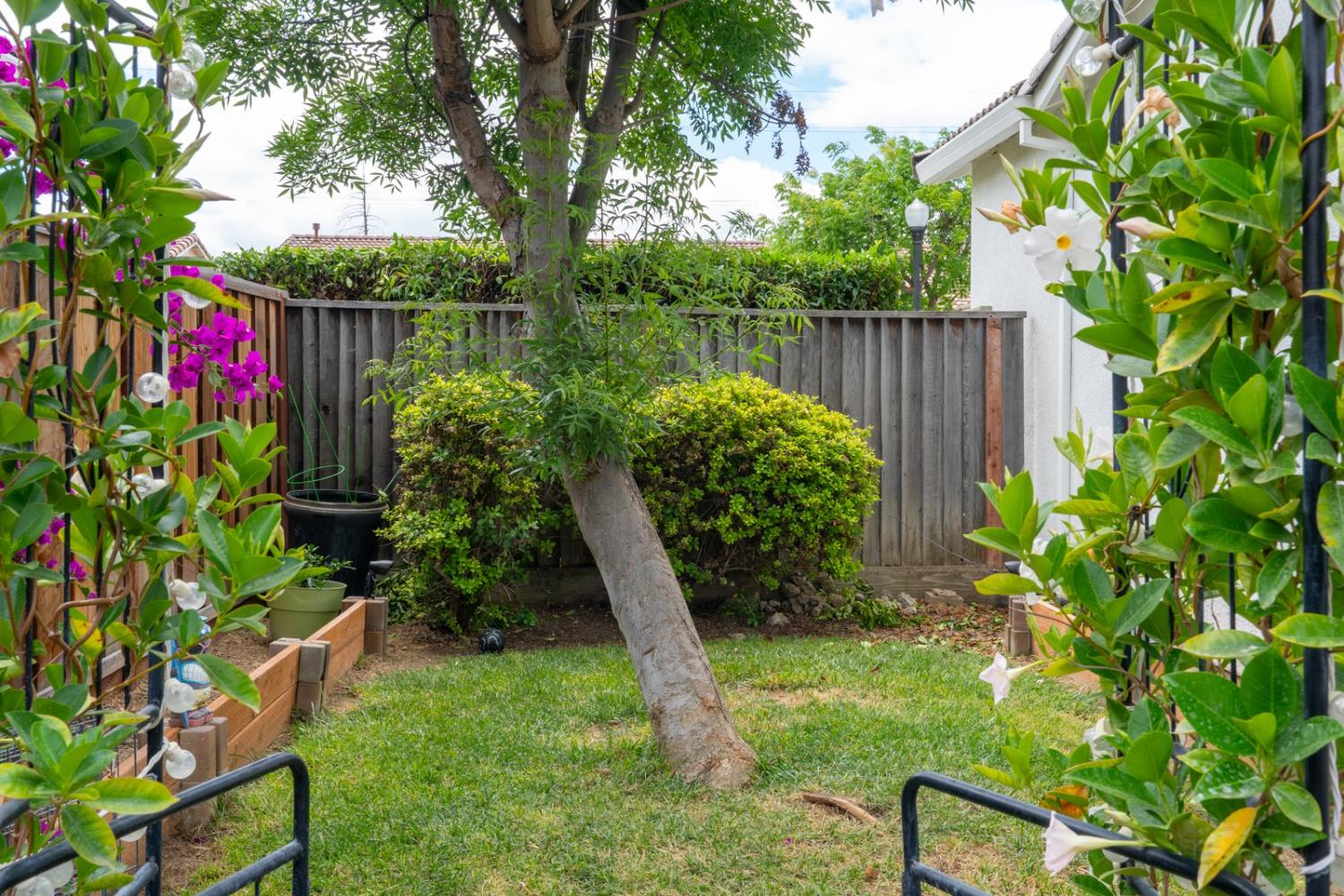 Los Banos, California 93635, United States, 3 Bedrooms Bedrooms, ,2 BathroomsBathrooms,Residential,Pending,128996