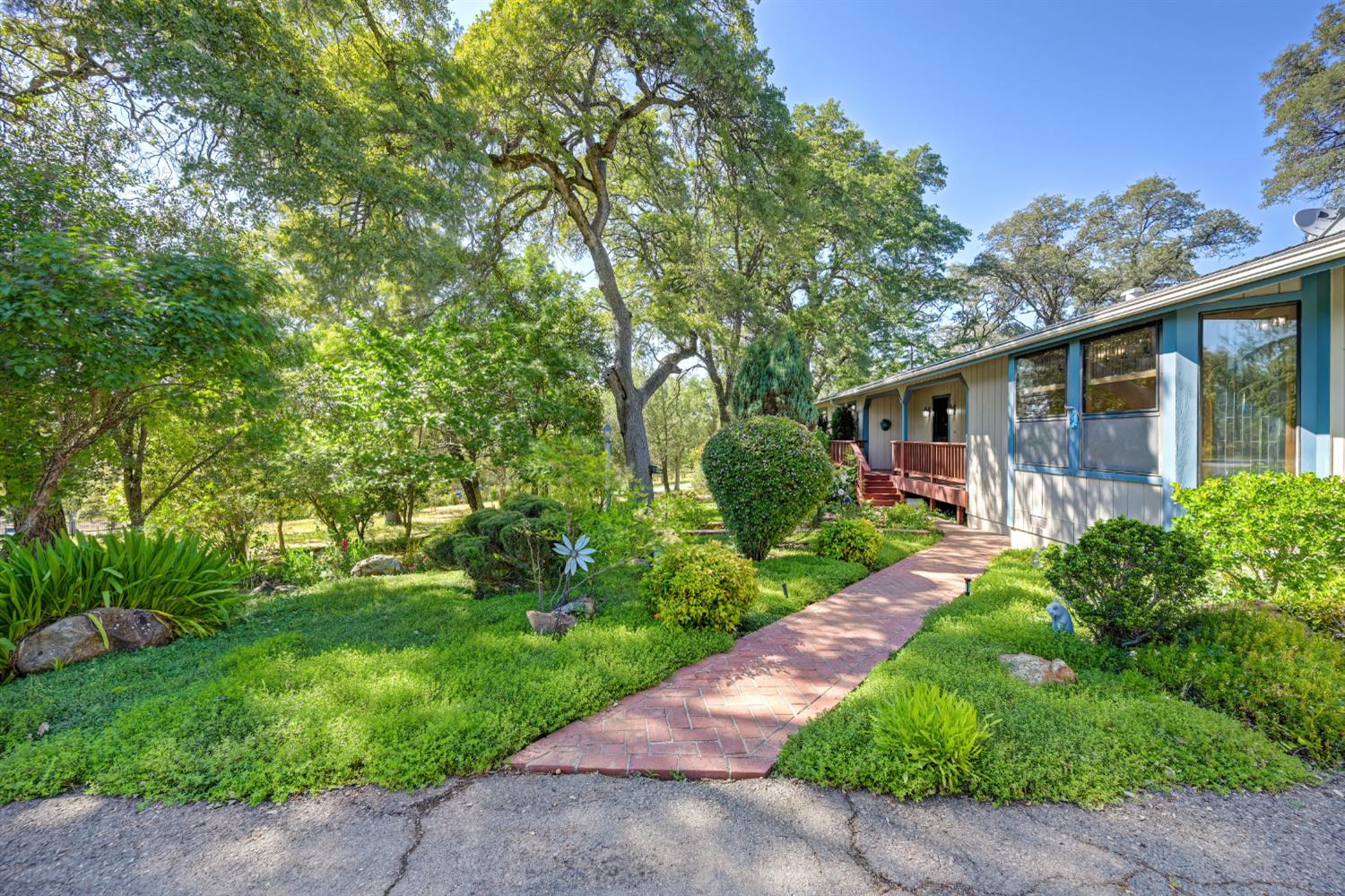 4220 Miller Oak Drive