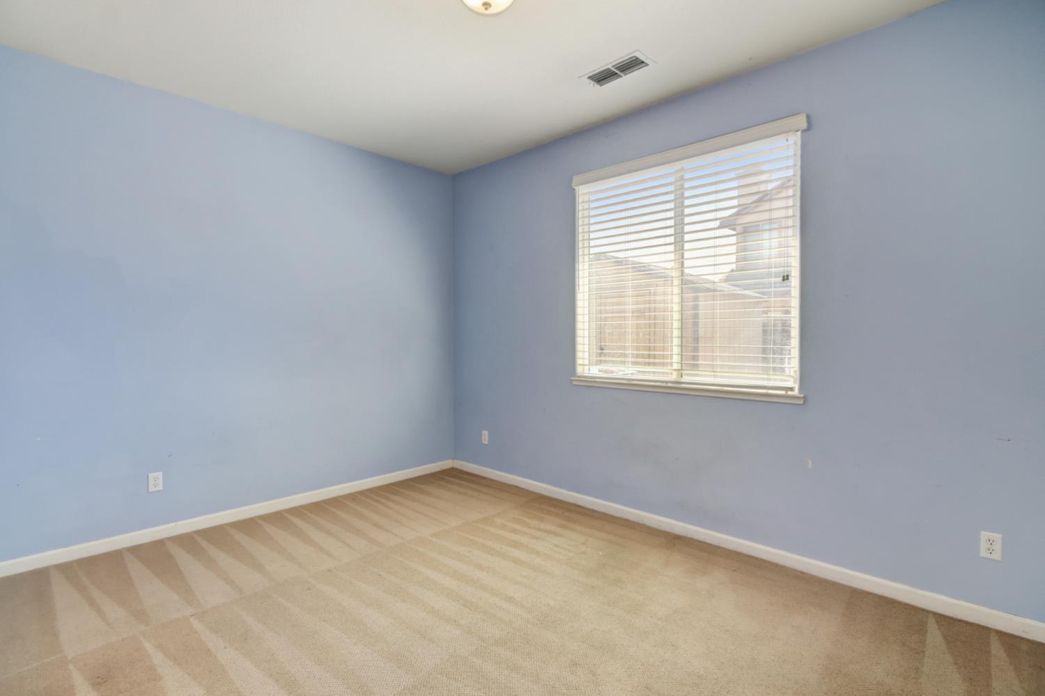 Elk Grove, California 95757, United States, 5 Bedrooms Bedrooms, ,3 BathroomsBathrooms,Residential,Active,163224