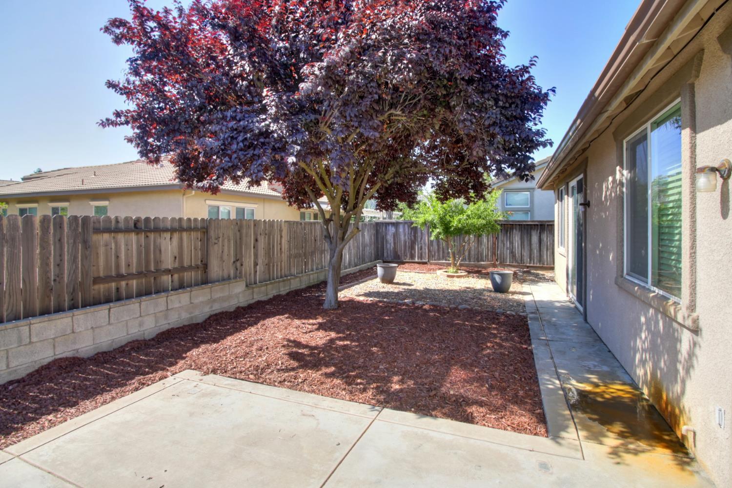 Elk Grove, California 95757, United States, 5 Bedrooms Bedrooms, ,3 BathroomsBathrooms,Residential,Active,163224