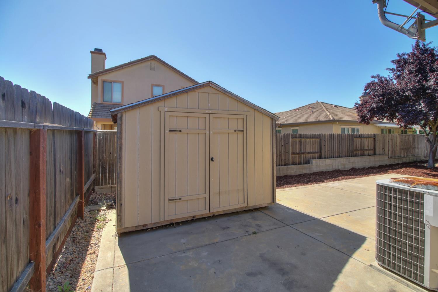 Elk Grove, California 95757, United States, 5 Bedrooms Bedrooms, ,3 BathroomsBathrooms,Residential,Active,163224