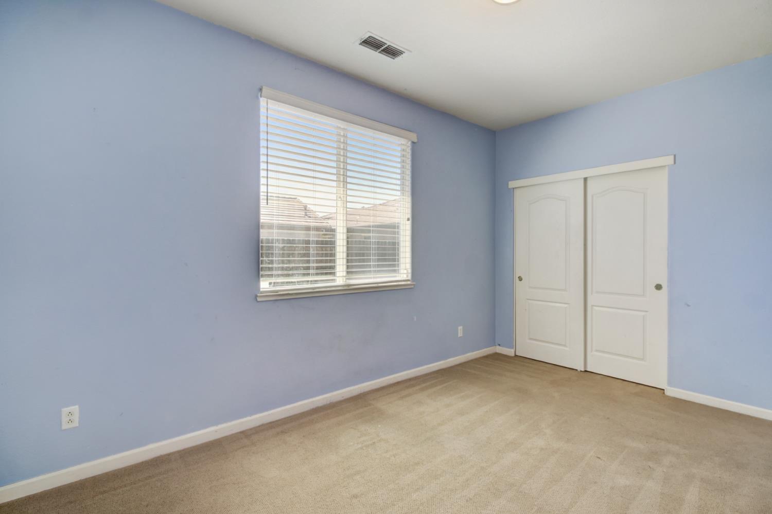 Elk Grove, California 95757, United States, 5 Bedrooms Bedrooms, ,3 BathroomsBathrooms,Residential,Active,163224