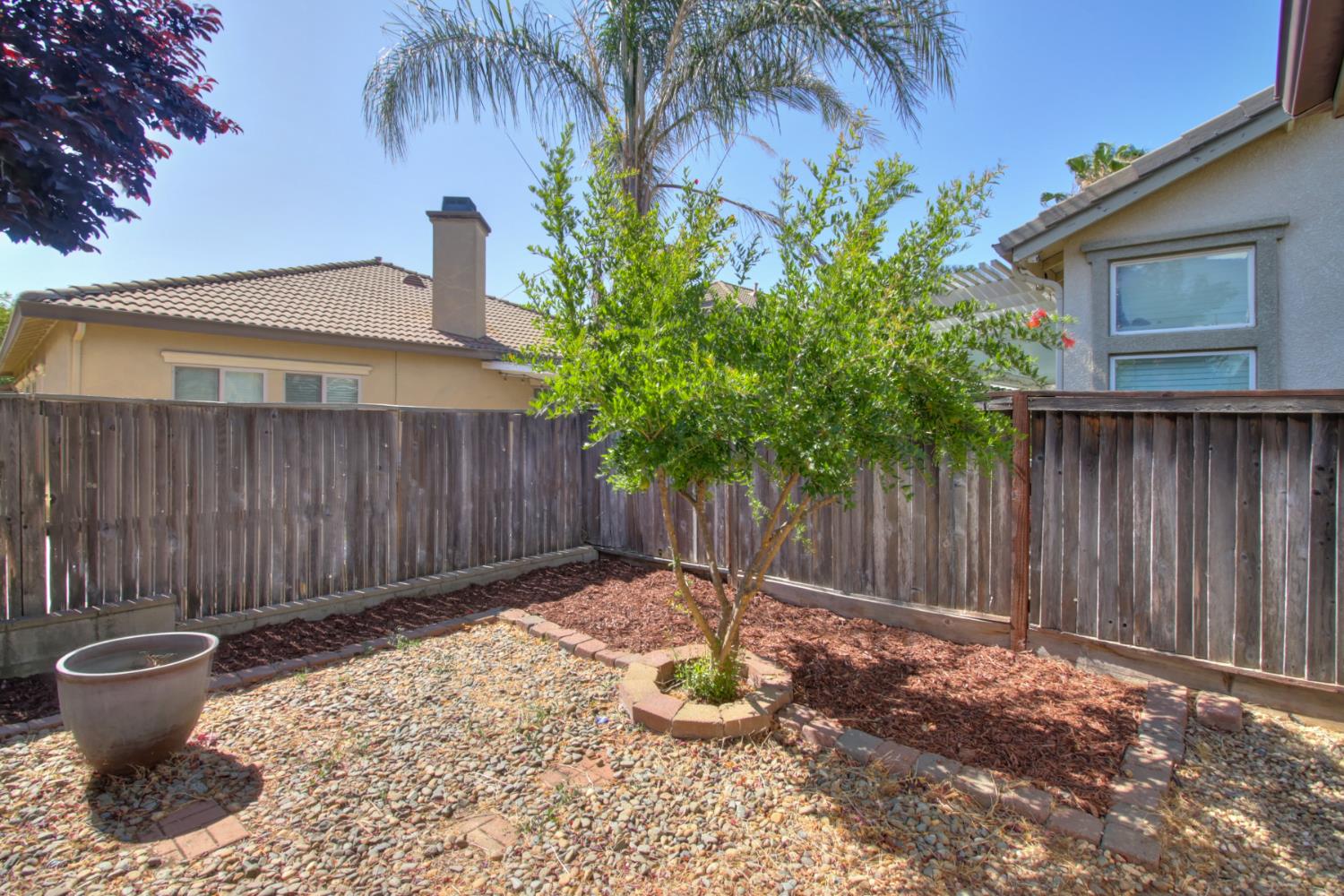 Elk Grove, California 95757, United States, 5 Bedrooms Bedrooms, ,3 BathroomsBathrooms,Residential,Active,163224