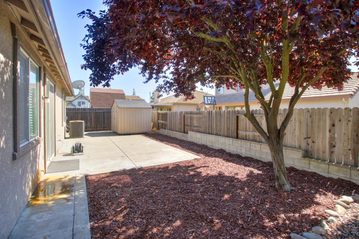 Elk Grove, California 95757, United States, 5 Bedrooms Bedrooms, ,3 BathroomsBathrooms,Residential,Active,163224