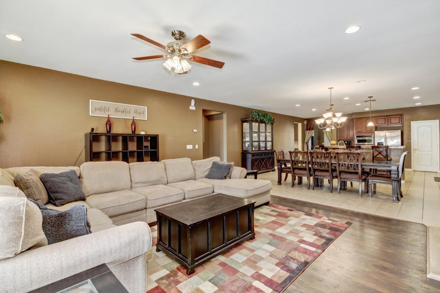 Elk Grove, California 95757, United States, 5 Bedrooms Bedrooms, ,3 BathroomsBathrooms,Residential,Active,163224