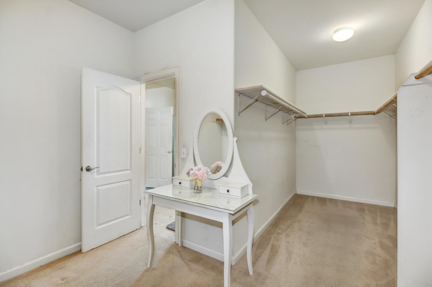 Elk Grove, California 95757, United States, 5 Bedrooms Bedrooms, ,3 BathroomsBathrooms,Residential,Active,163224