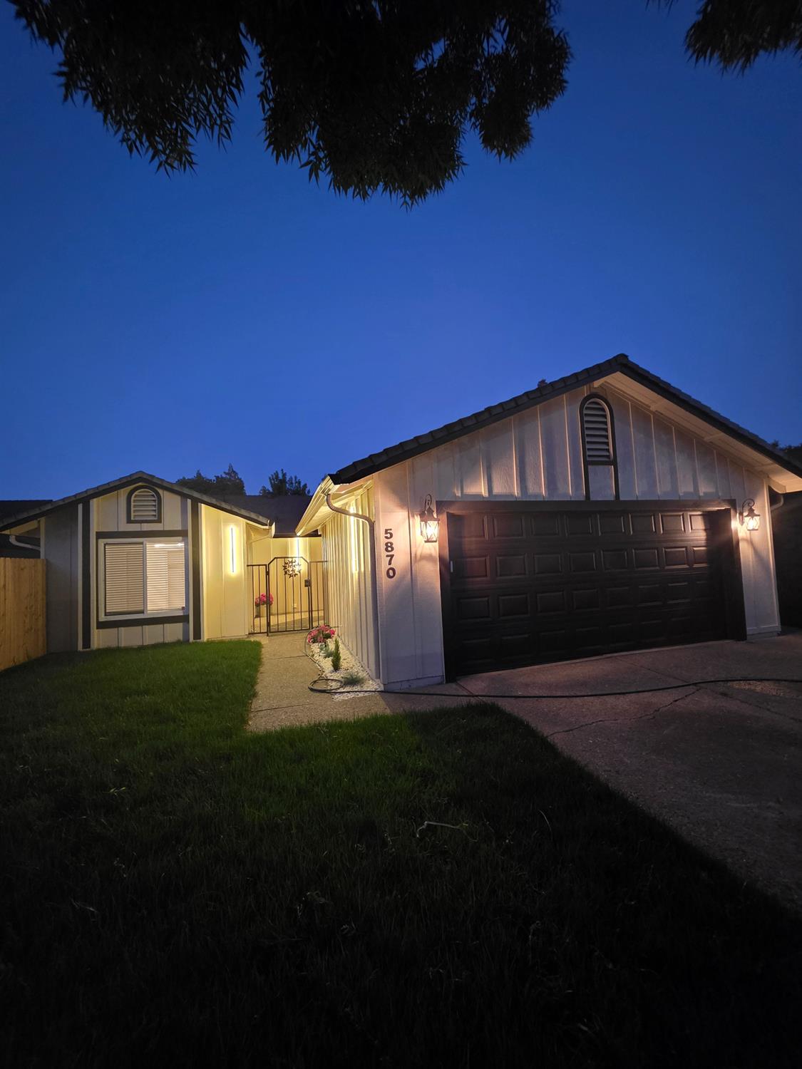 5870 Land View Drive