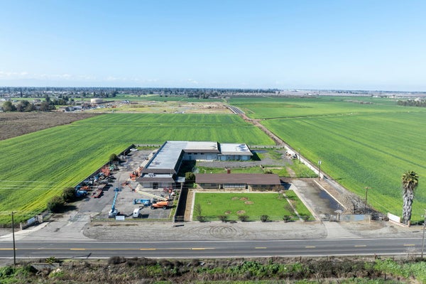 3943 ROSELLE AVE, MODESTO, CA 95357 - Image e7ef2a28bbd6c269060d0084f5496d7e/2684733241