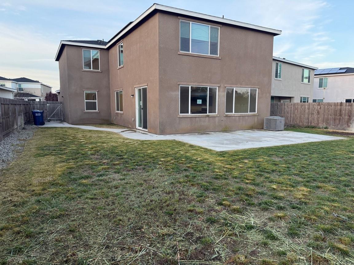 2415 Explorador Drive