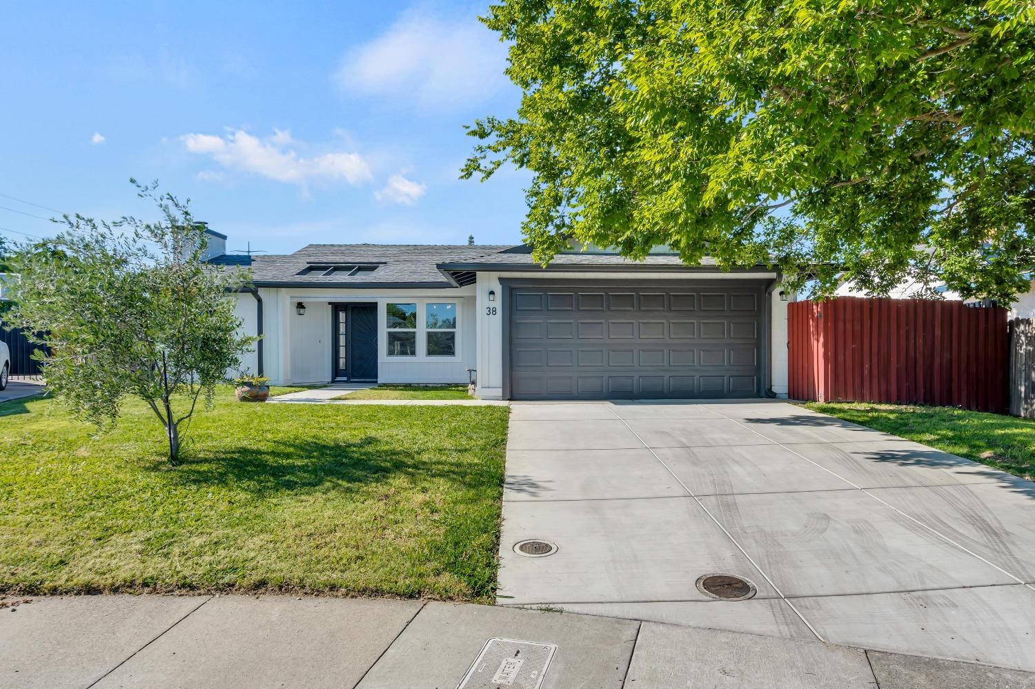 38 Mountainwood Court
