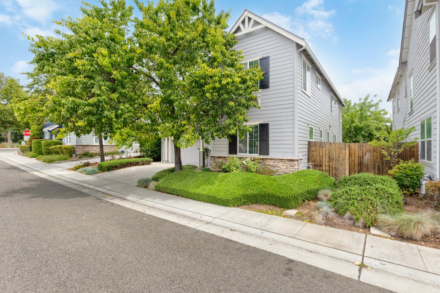 906 Baytree Place