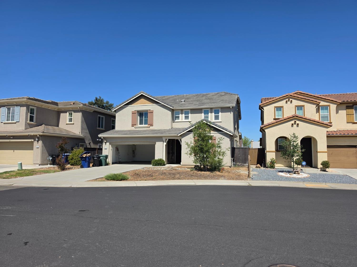 8747 Esperia Way