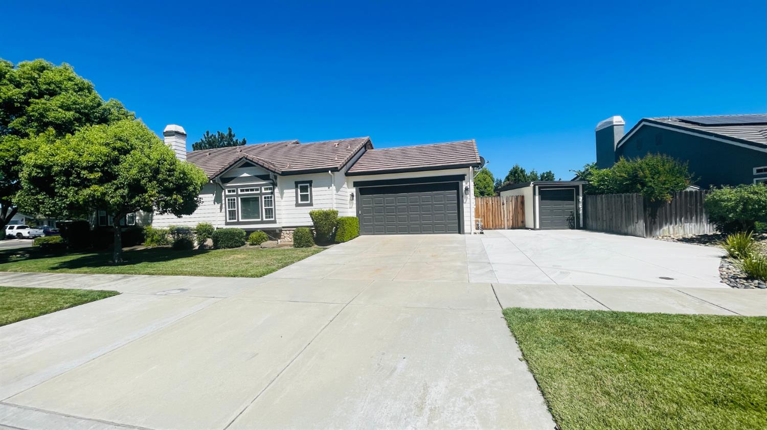 428 E Milgeo Avenue