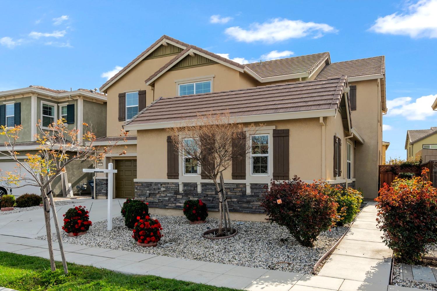 1392 S Desiree Glen