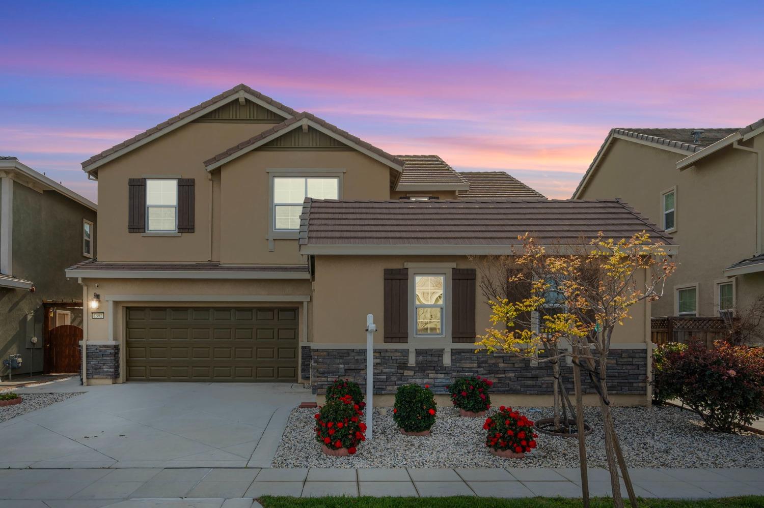 1392 S Desiree Glen