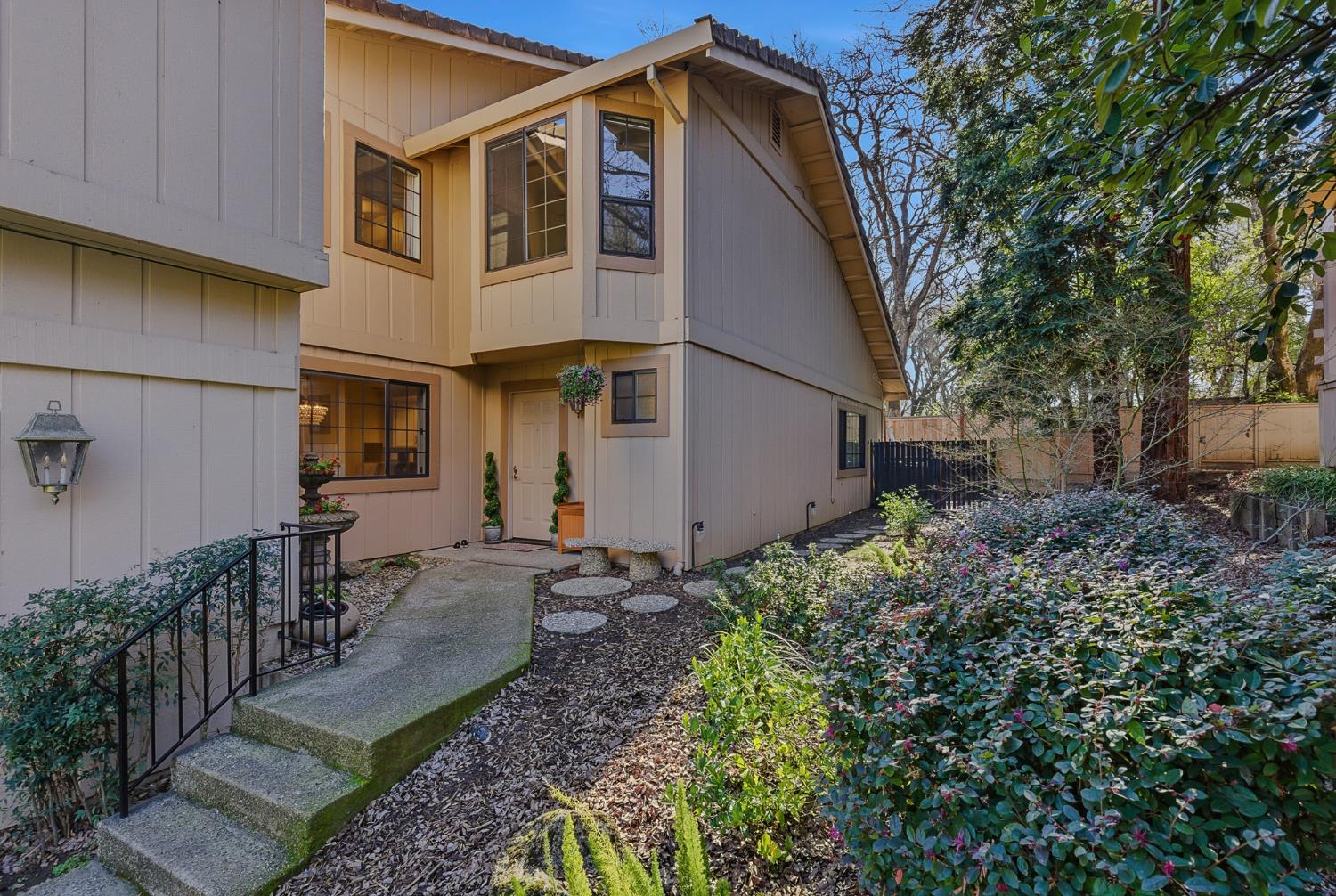 7411 Black Tree Lane 3