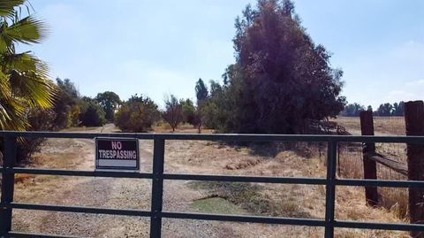 6391 E Copper Avenue Clovis CA 93619