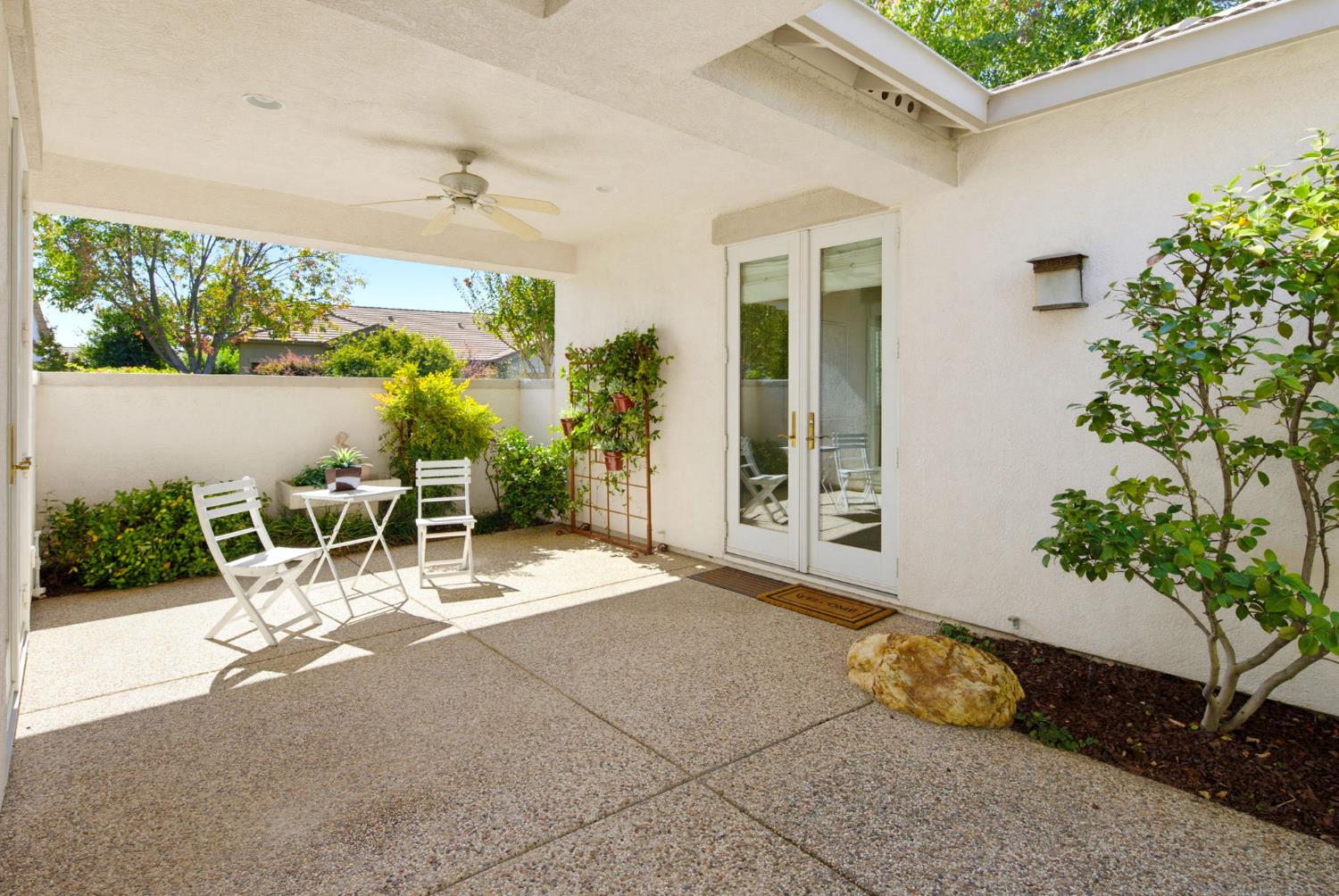 807 Carrousel Court
