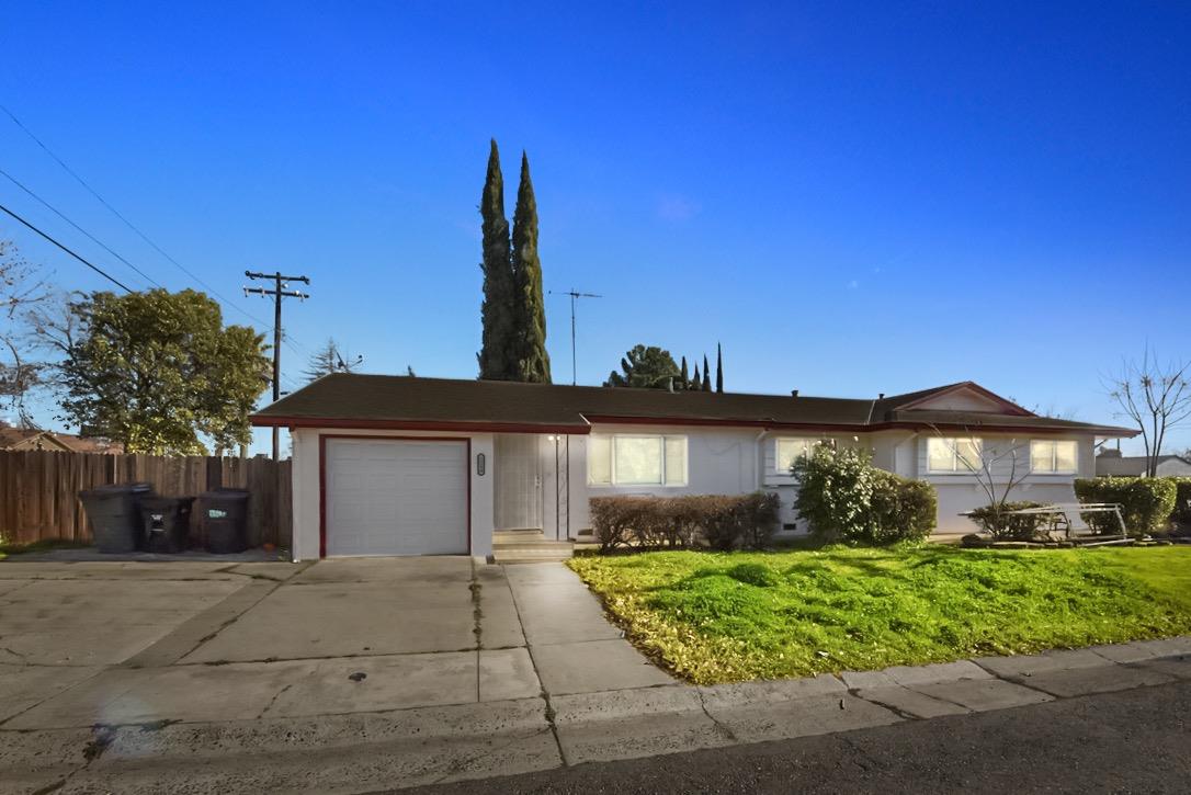 2001 Bowling Green Drive