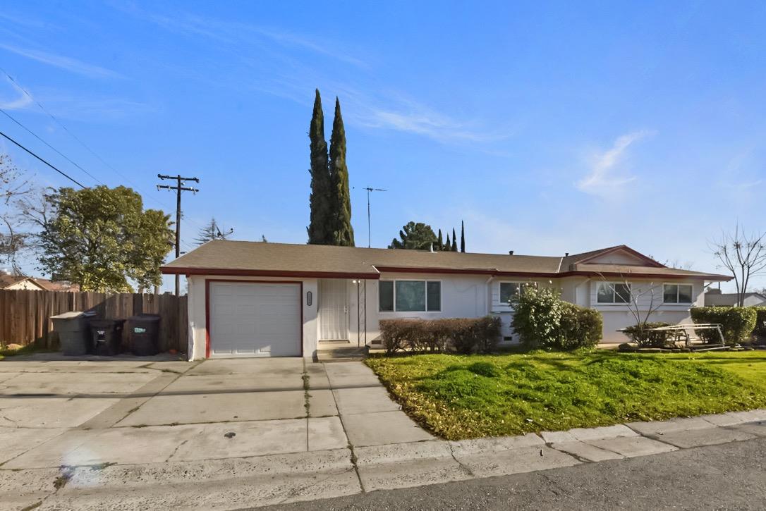 2001 Bowling Green Drive