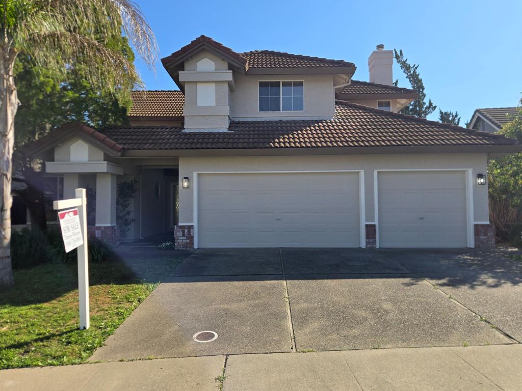 Photo of 9444 LockeRidge Way, Sacramento, CA 95829 (MLS # 226032241)