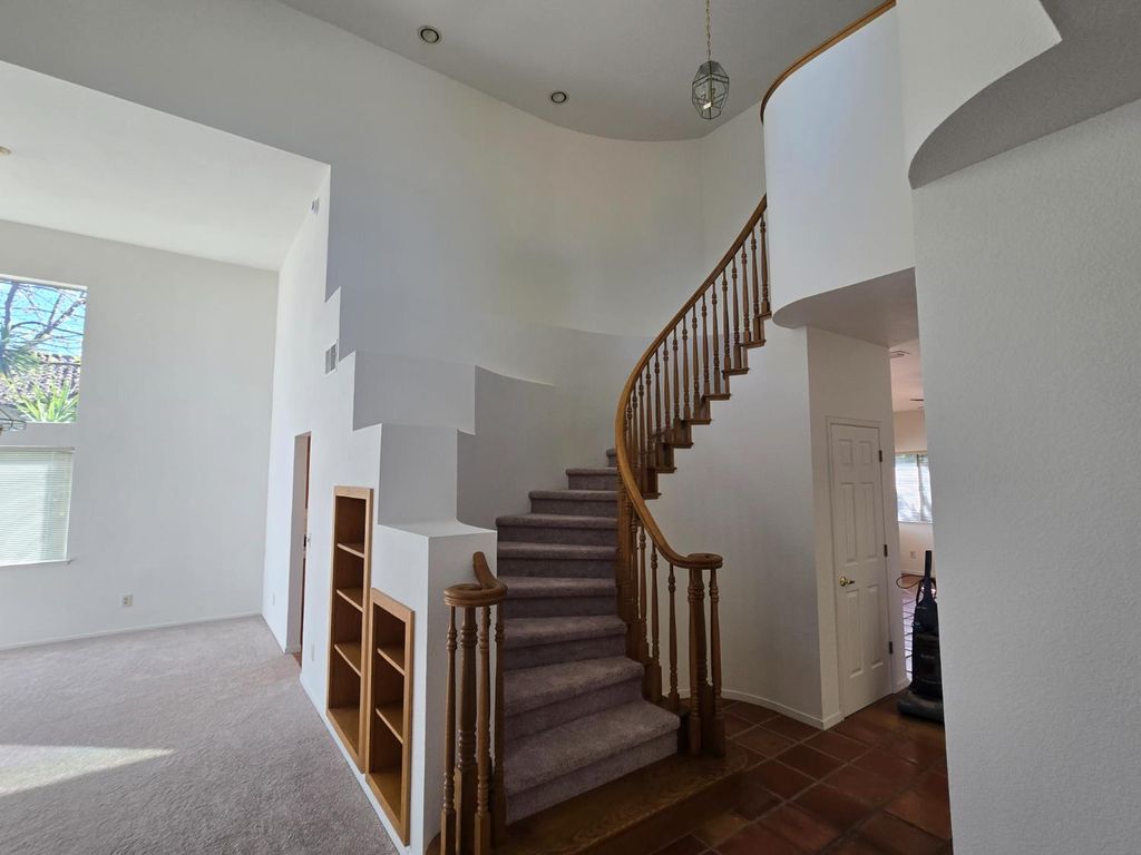 Photo of 9444 LockeRidge Way, Sacramento, CA 95829 (MLS # 226032241)