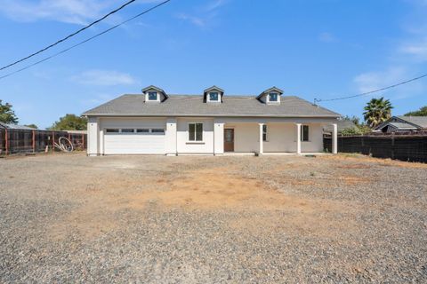 4688 Pacific Avenue Olivehurst CA 95961