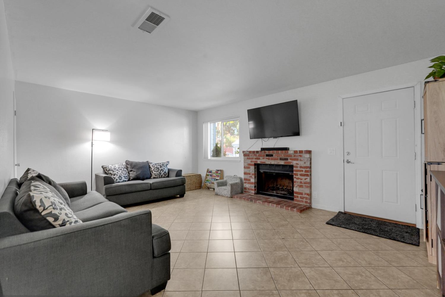 445 Almond Drive 139