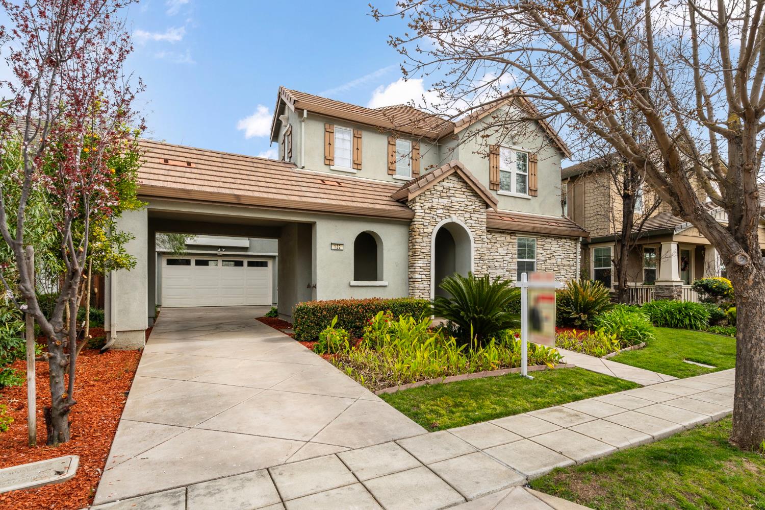 122 N Sierra Madre Street