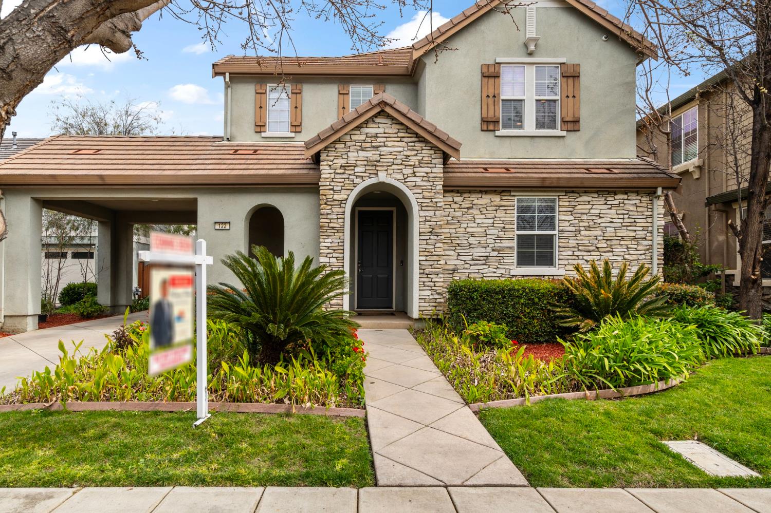 122 N Sierra Madre Street