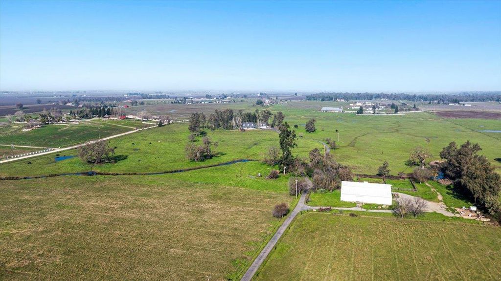 Photo of 12900 Angrave Road, Galt, CA 95632 (MLS # 226005657)