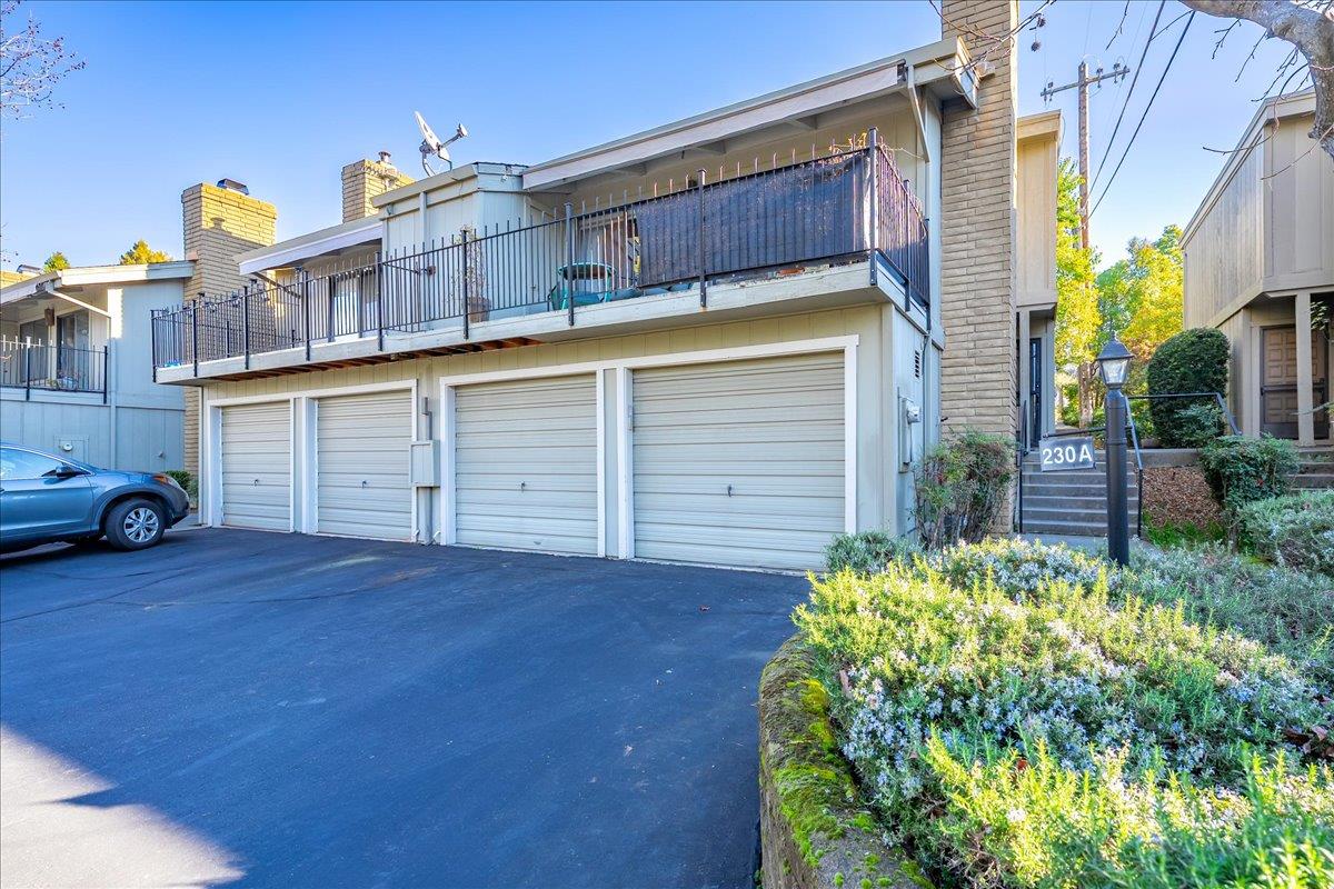 230 Foresthill Avenue