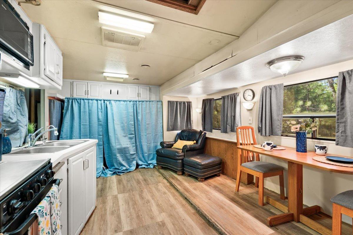 Grass Valley, California 95945, United States, 2 Bedrooms Bedrooms, ,1 BathroomBathrooms,Residential,Active,117153