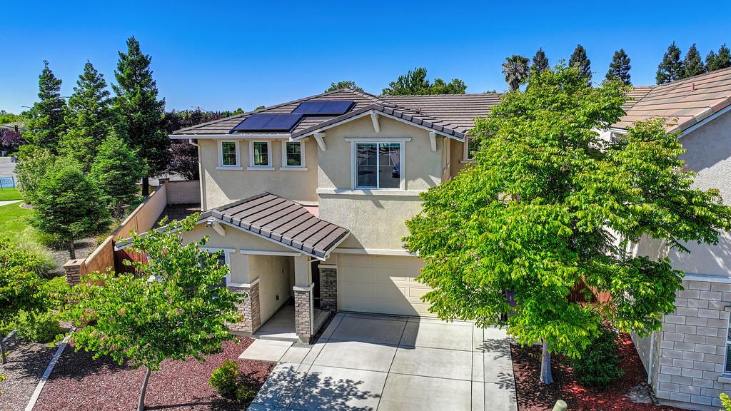 1853 Red Alder Avenue