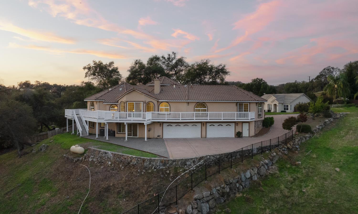 4329 Crazy Horse Road