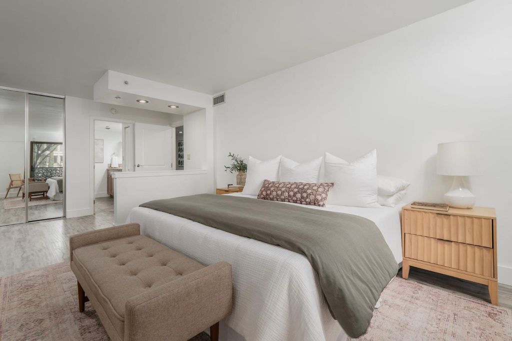 Photo of 500 N Street #402, Sacramento, CA 95814 (MLS # 226033860)