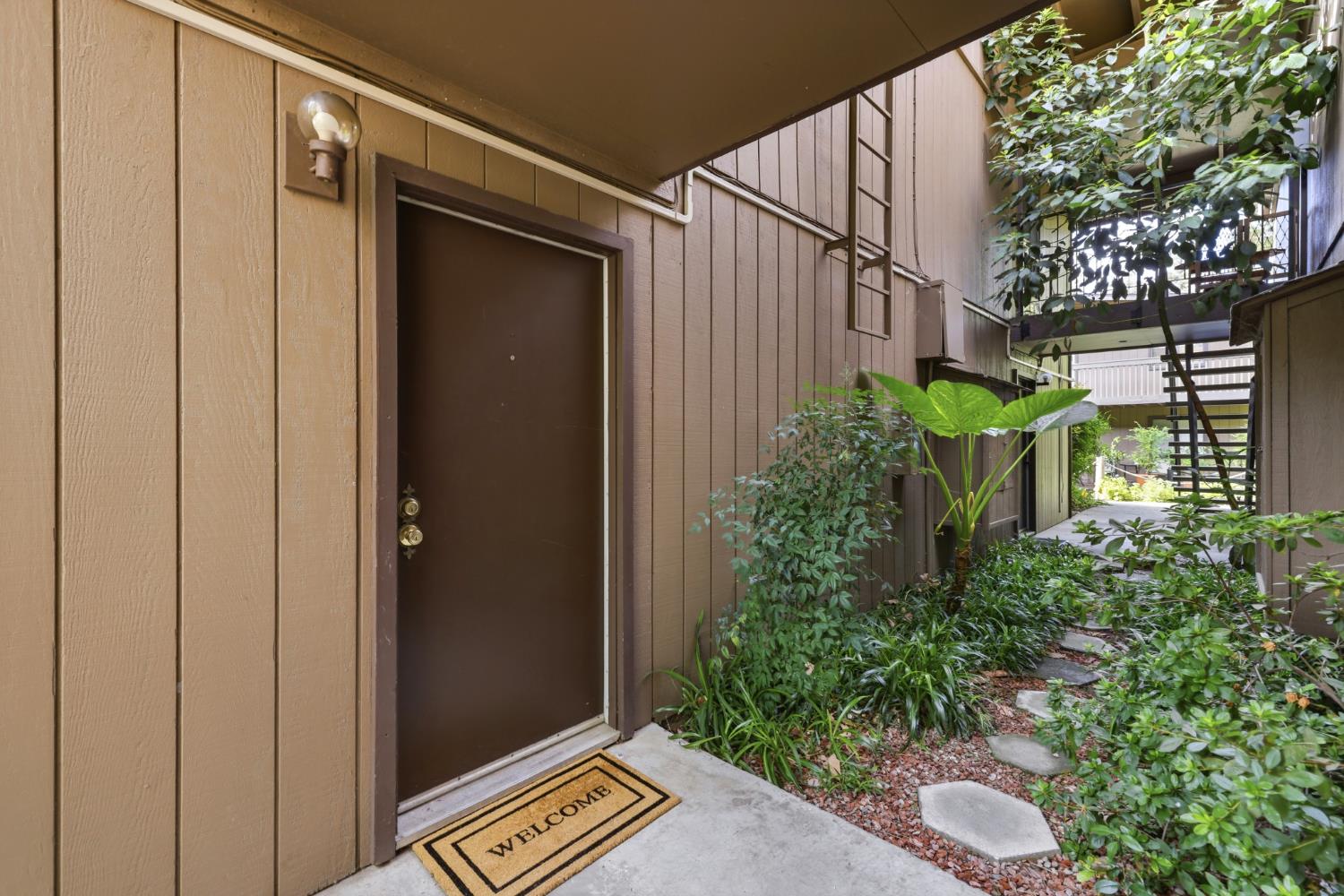 957 Fulton Avenue 551