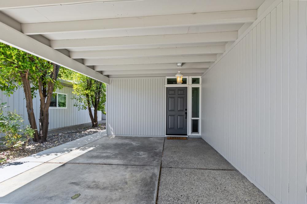 305 Hidalgo Place