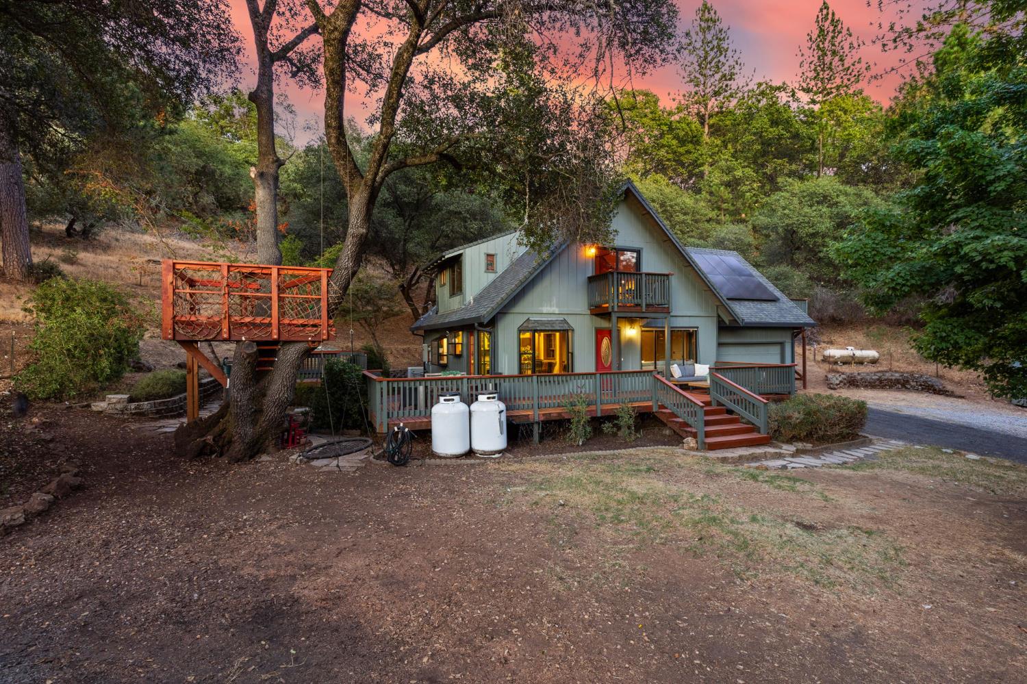 4461 Sunnyside Drive