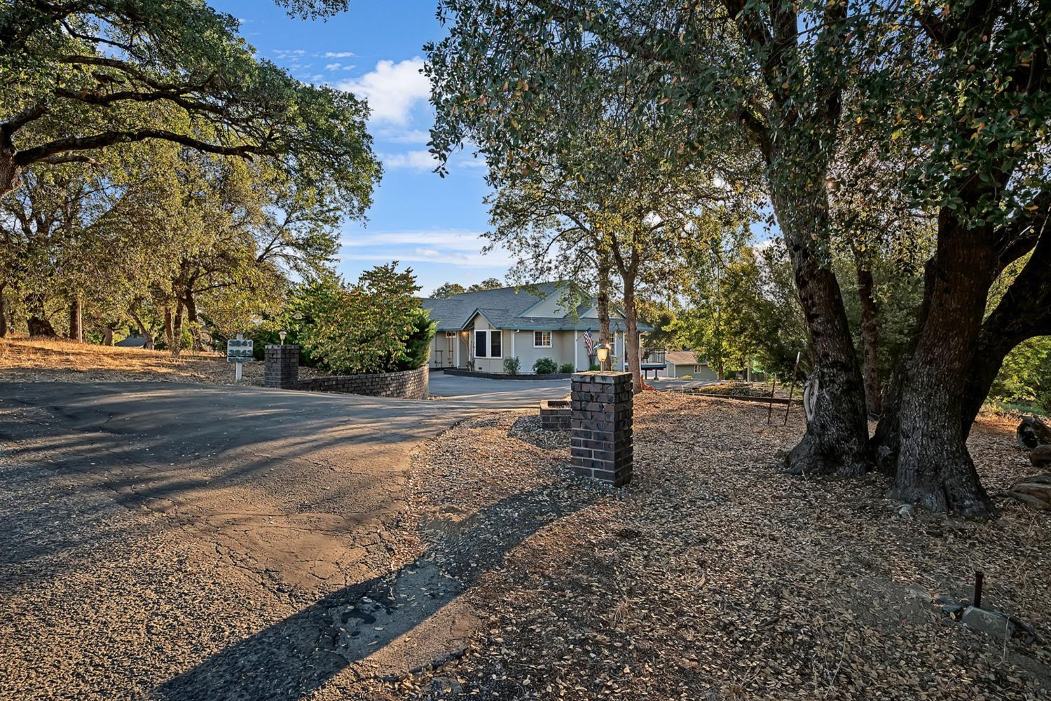 3841 Sunshine Lane