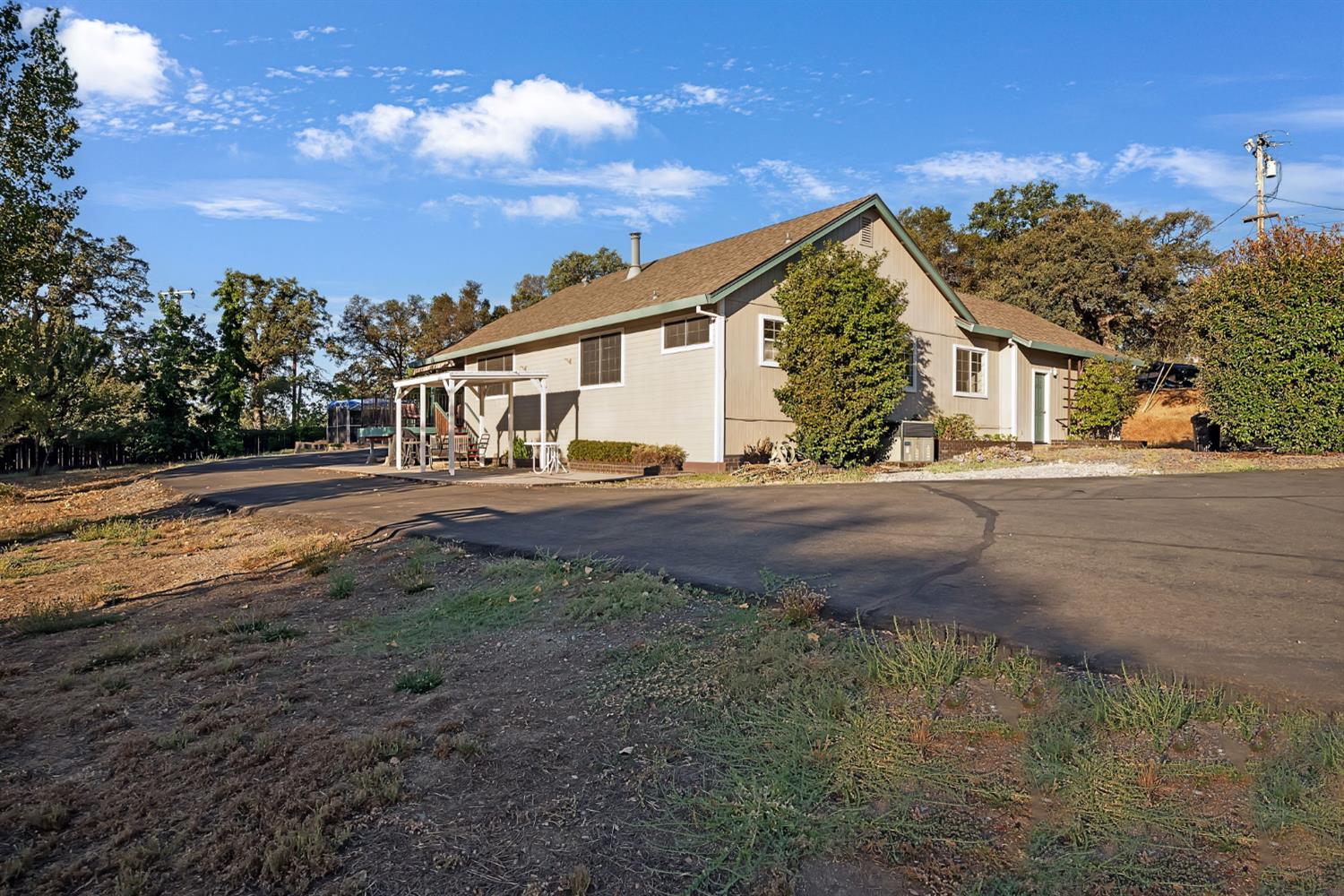 3841 Sunshine Lane
