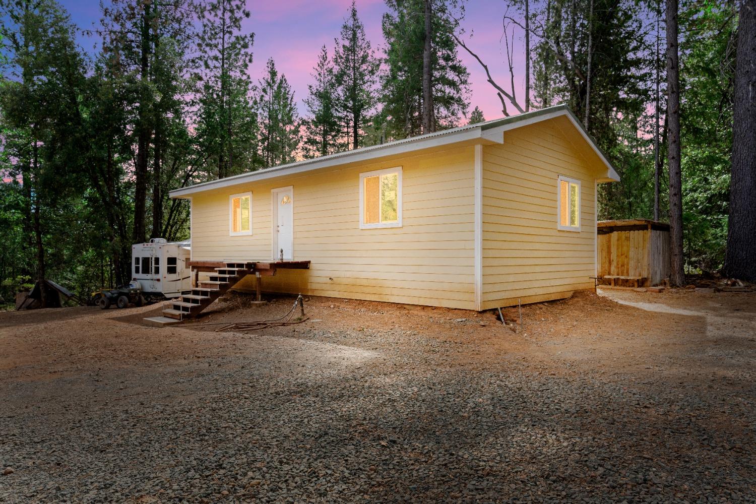 Nevada City, California 95959, United States, 2 Bedrooms Bedrooms, ,1 BathroomBathrooms,Residential,Active,38734