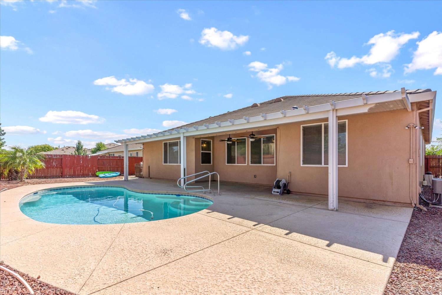 5551 Turnberry