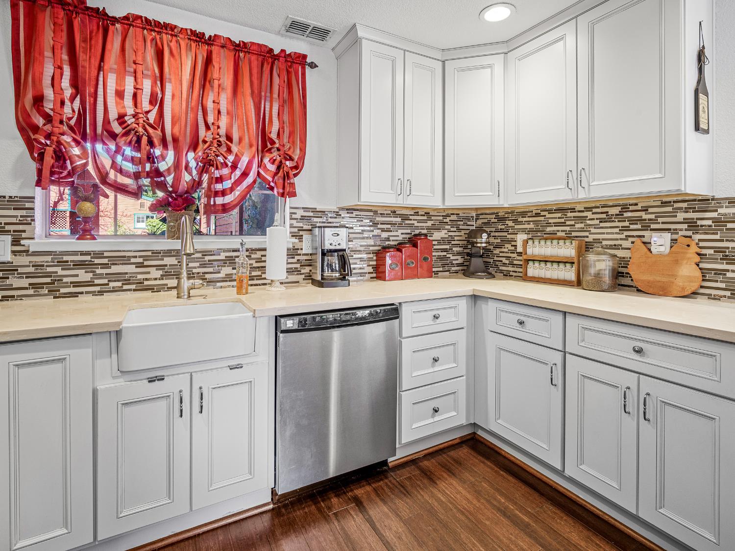 9350 River Oaks Lane