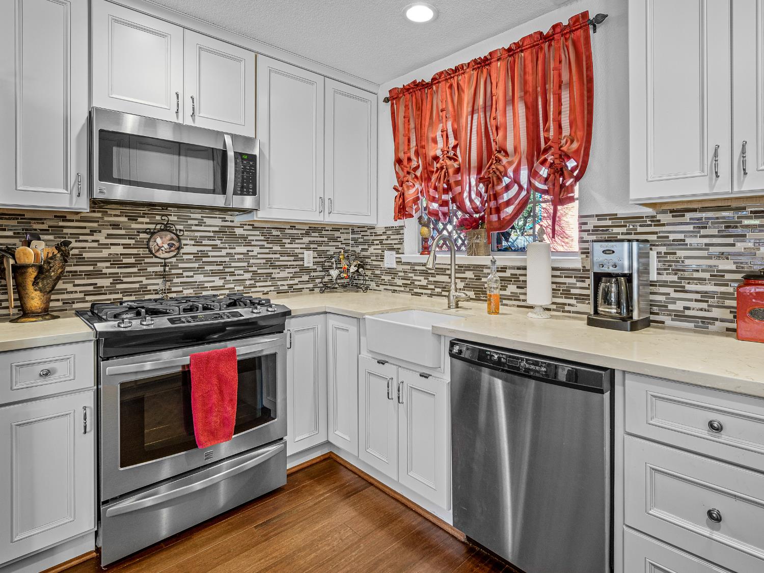 9350 River Oaks Lane