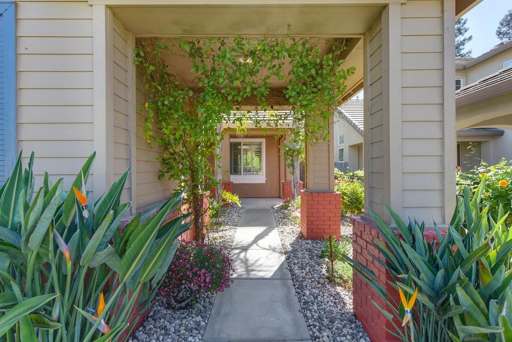 3708 Gibbons Parkway